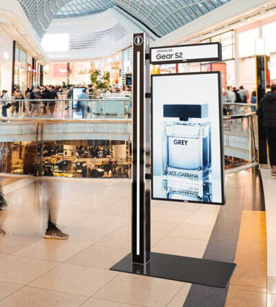 Double-sided digital signage display - RCS-550DISWAZ
